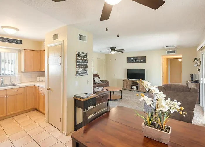 Sunny With Pool & Patio 3 Miles To The Lake! *