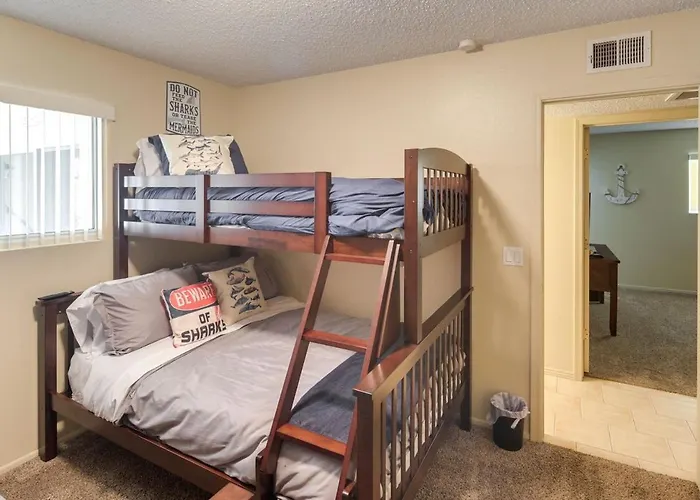 Sunny With Pool & Patio 3 Miles To The Lake! Lake Havasu City